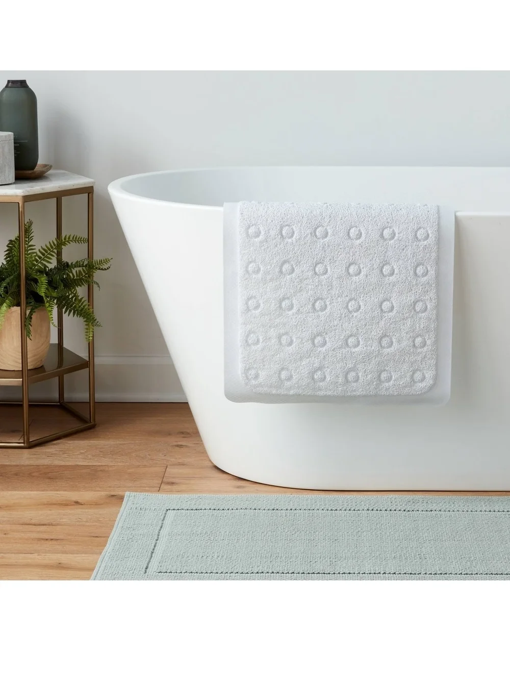 Threshold bath mat